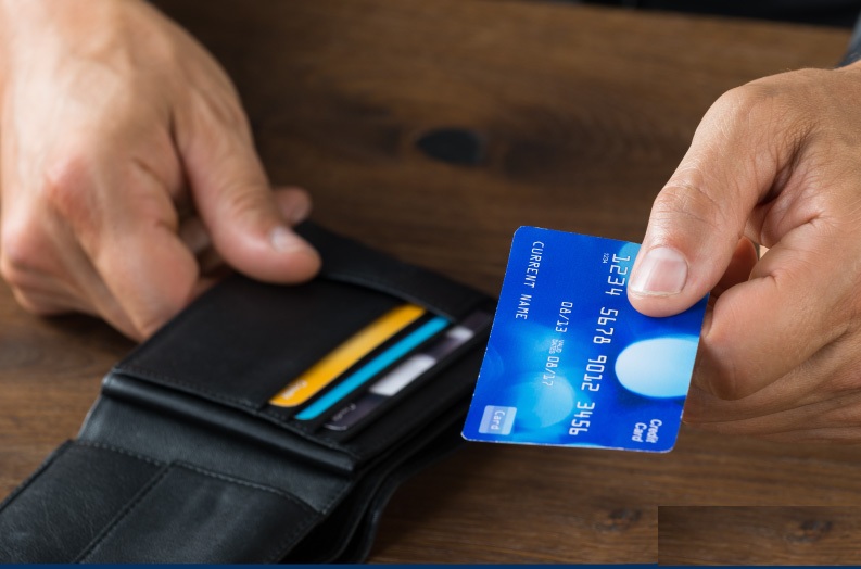 अर्थसाक्षर क्रेडिट कार्ड वापरताना काळजी